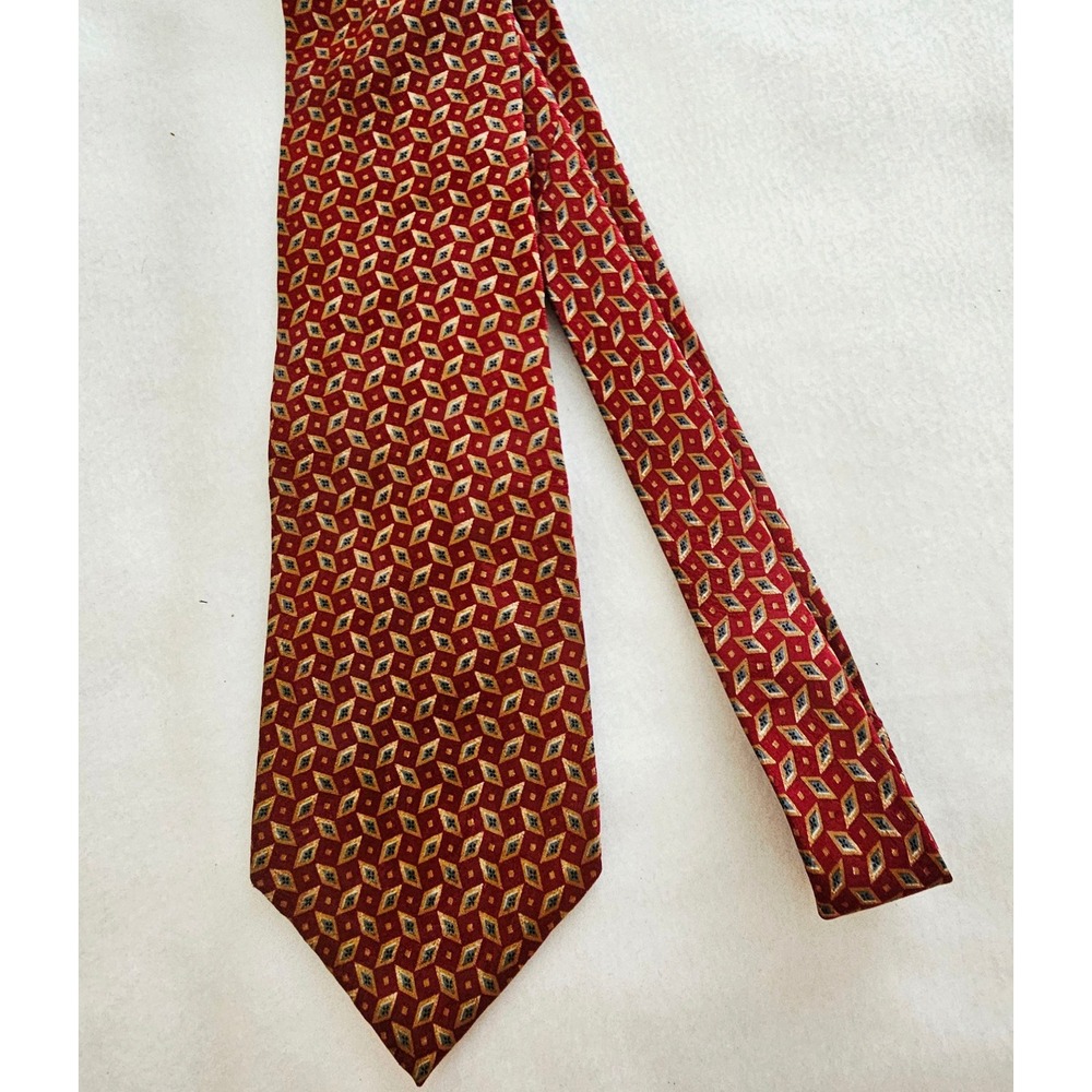 Austin Reed London Mens Red Geometric Diamond 100% Italian Silk Necktie USA Made